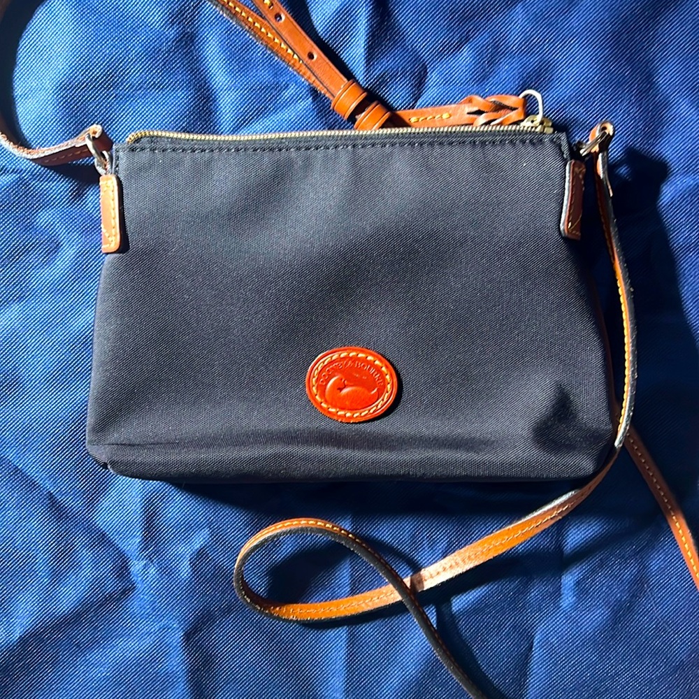 Dooney and Bourke pouchette crossbody perfect for fall!